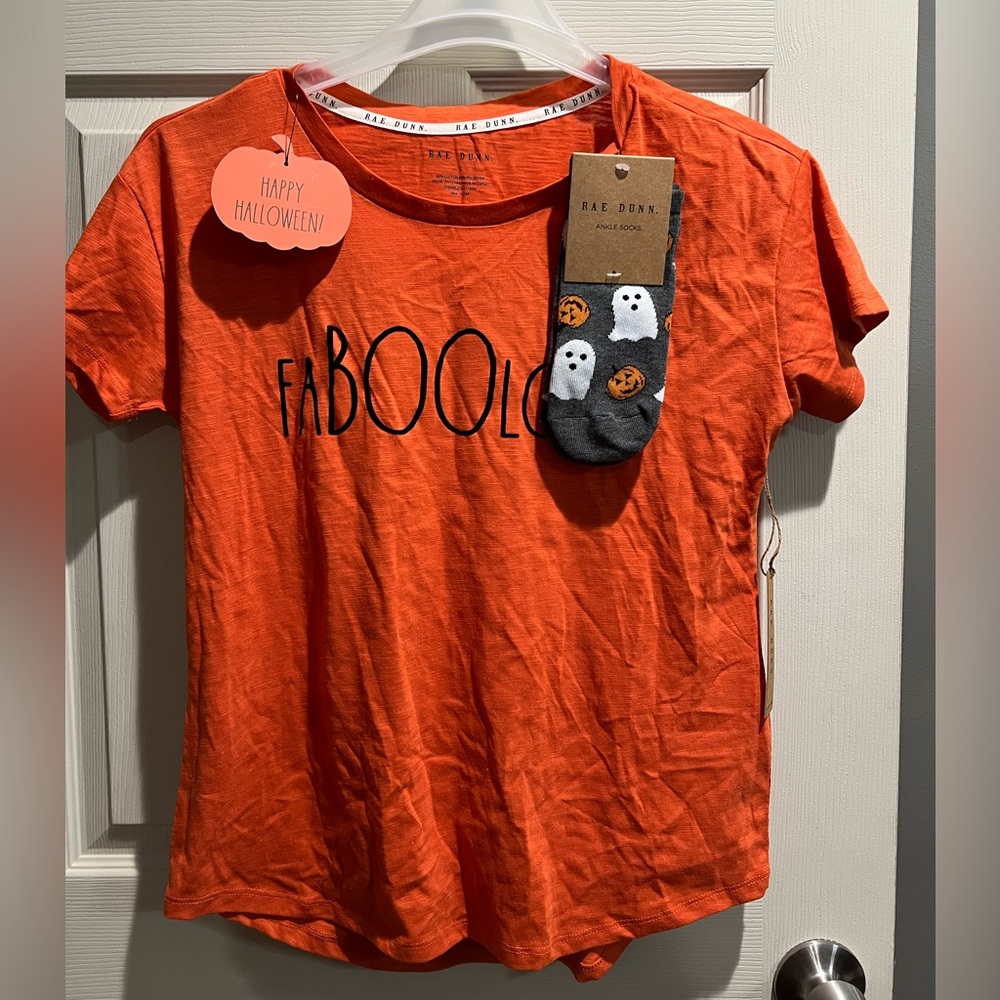 NWT Rae Dun Faboolous Short Sleeve Shirt and Socks Set